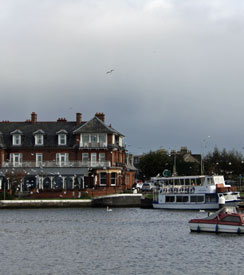 Oulton Broad for boat trips and yachting in Suffolk